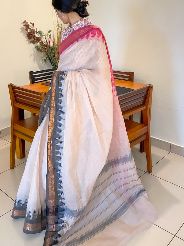 Beige Pure Cotton Handwoven Saree - S89